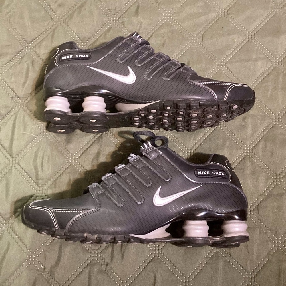 Women’s Black Nike Shox size 6 shoes